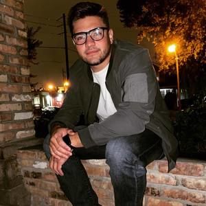 Meet your Posher, Christopher